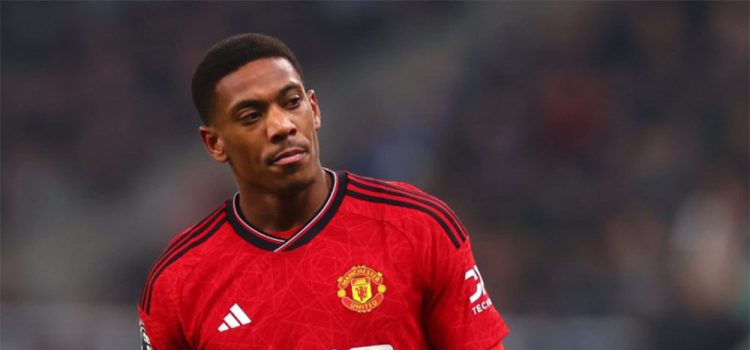 طعنه مارسیال به یونایتد: می‌خواهم با آاک جام ببرم