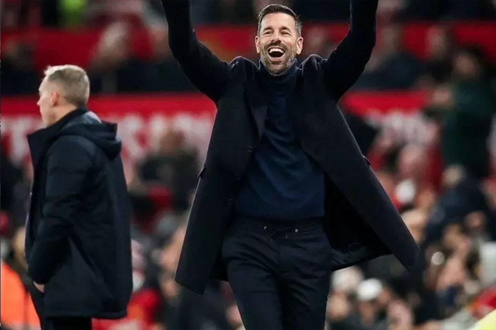 مربی هلندی تا سه بازی آینده روی نیمکت شیاطین سرخ خواهد بود - اخبار منچستریونایتد مربی هلندی تا سه بازی آینده روی نیمکت شیاطین سرخ خواهد بود