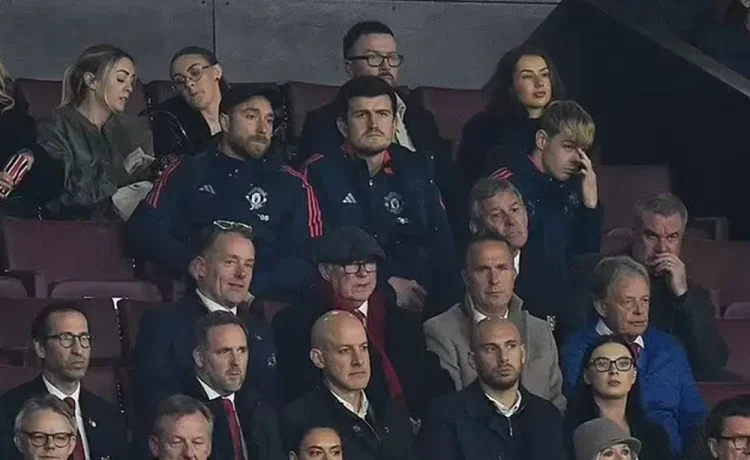 فرگوسن پس از اخراج از نقش سفیر منچستریونایتد، در اولدترافورد حضور یافت