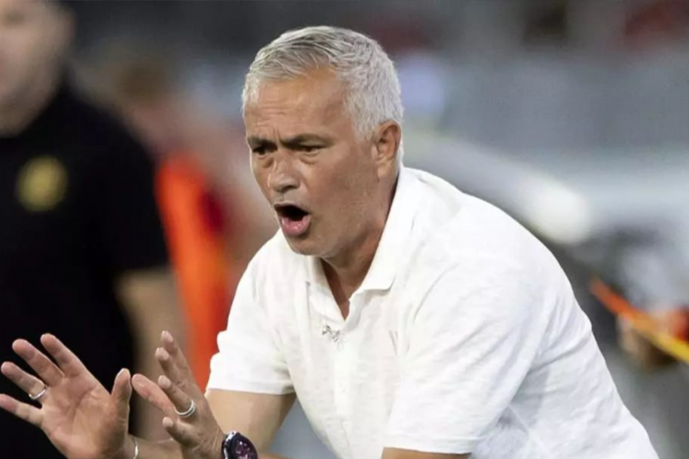 مورینیو: یونایتد مدال و پاداش قهرمانی من را بدهد! - اخبار منچستریونایتد مورینیو: یونایتد مدال و پاداش قهرمانی من را بدهد!