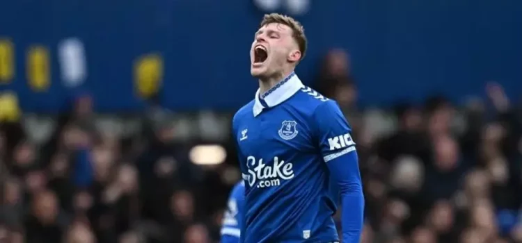 منچستریونایتد در حال برنامهریزی برای جذب مدافع انگلیسی ملیپوش اورتون