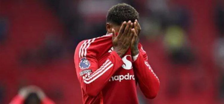 اعتراض شدید هواداران یونایتد: پنالتی ما را دزدیدند!