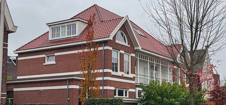 تنهاخ زن و بچه را گذاشت و از منچستر دَر رفت!