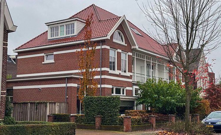 تنهاخ زن و بچه را گذاشت و از منچستر دَر رفت!