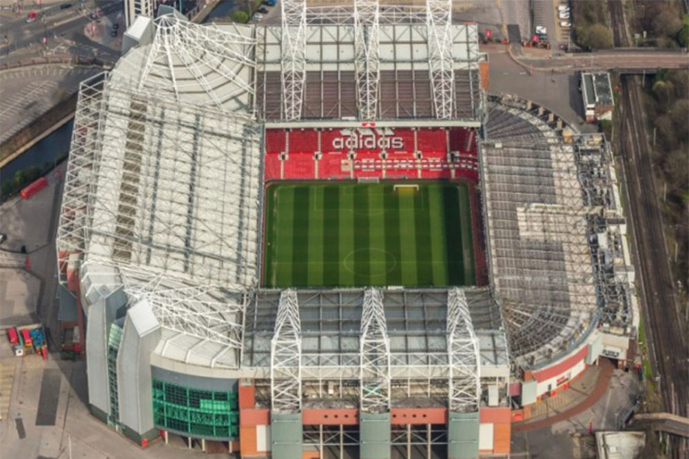 تعویق در تصمیم نهایی: اولدترافورد فعلا تخریب نمی‌شود