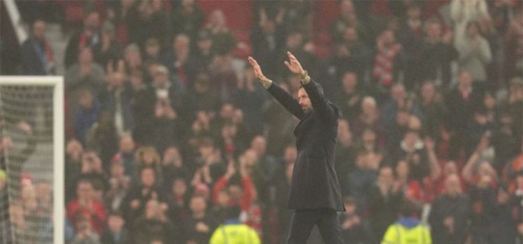 خداحافظی‌ احساسی فن نیستلروی با الدترافورد (عکس)