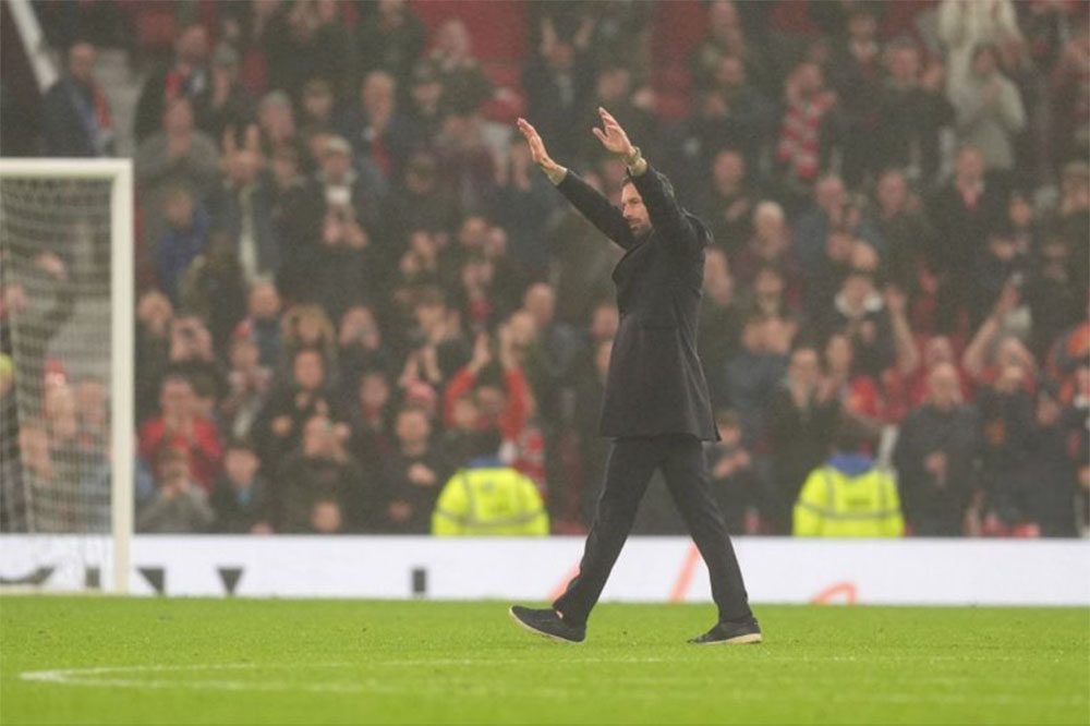 خداحافظی‌ احساسی فن نیستلروی با الدترافورد (عکس)