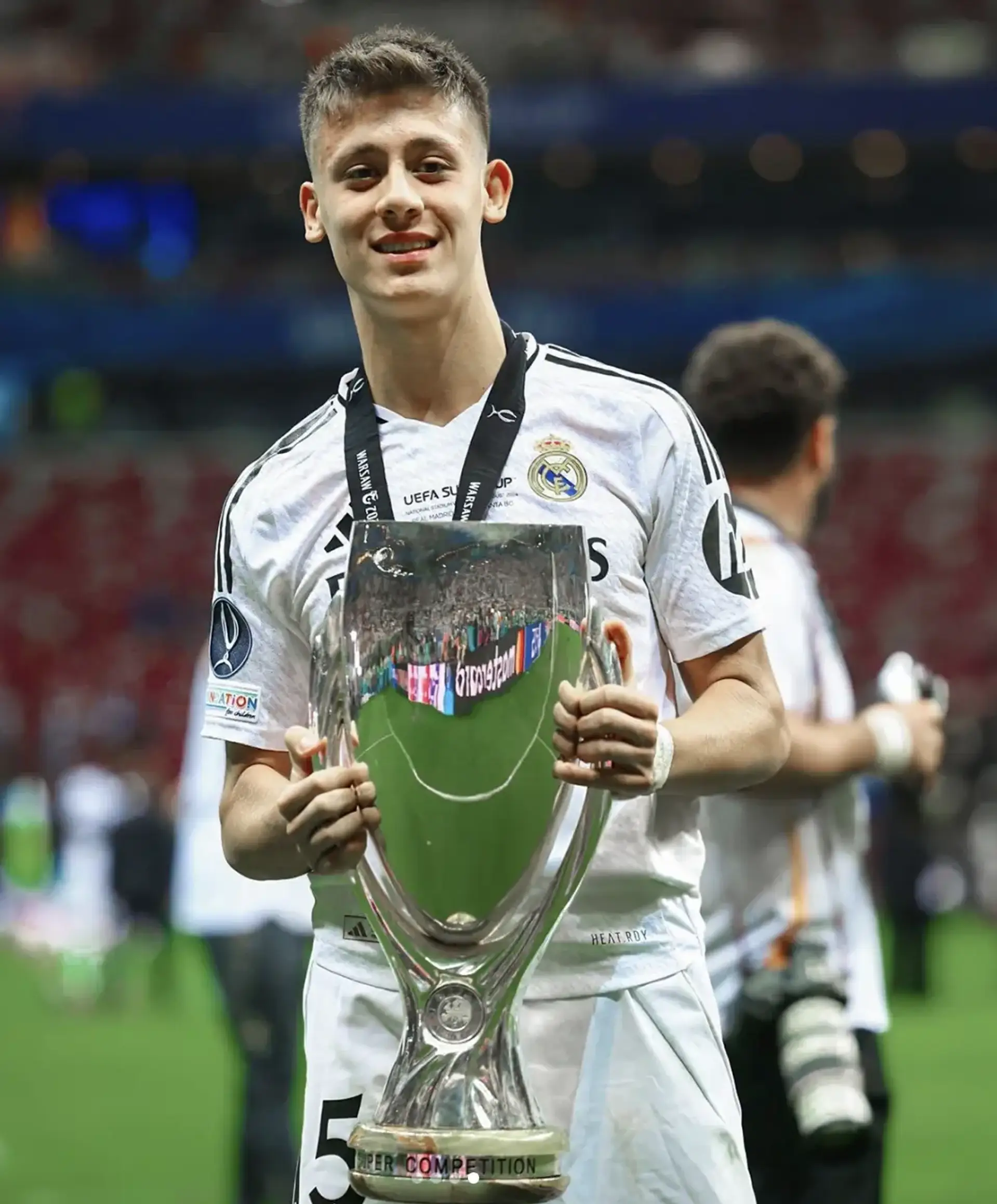 والپیپر آردا گولر برای mobile