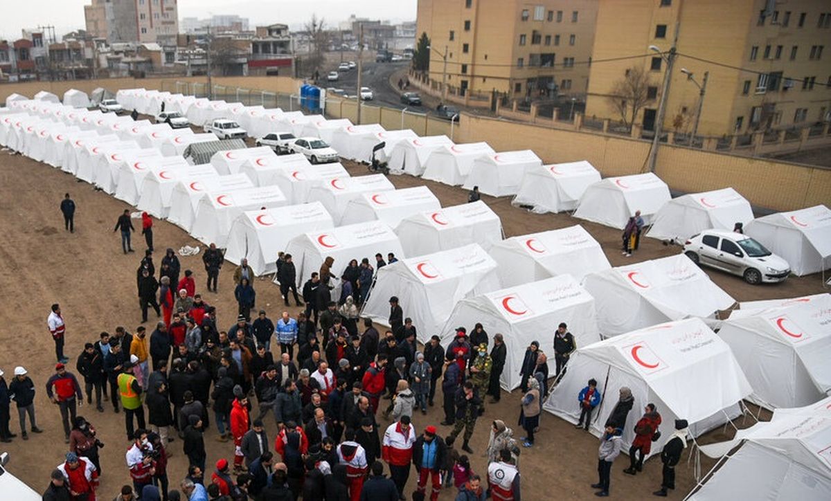 علی کریمی کمک به زلزله زدگان علی کریمی کمک به زلزله زدگان