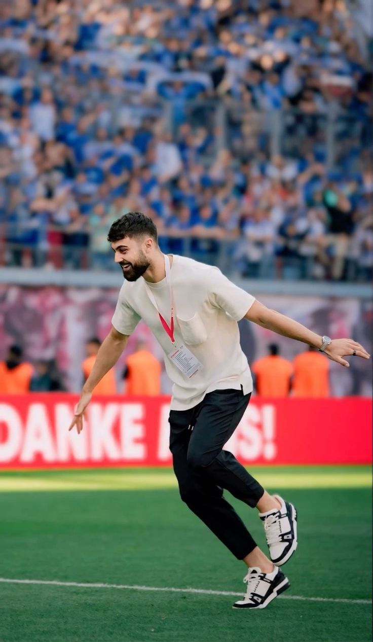 عکس پروفایل ژوسکو گواردیول عکس پروفایل ژوسکو گواردیول