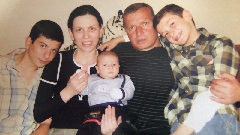 عکس خانوادگی کواراتسخلیا عکس خانوادگی کواراتسخلیا