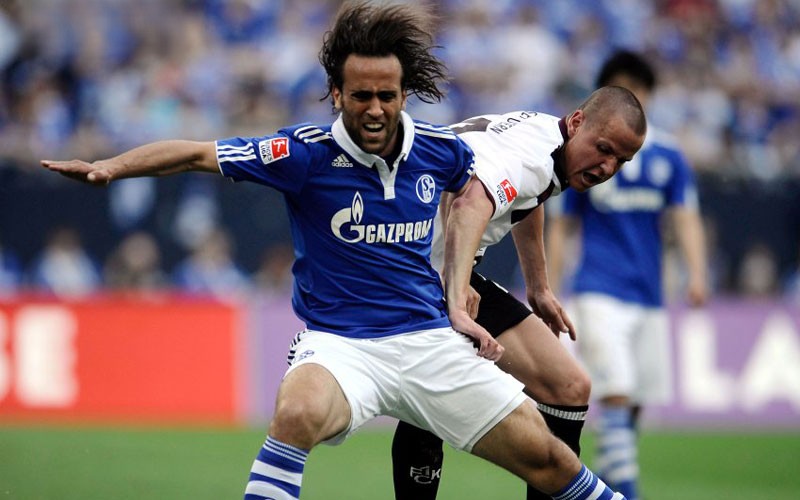 علی کریمی در شالکه آلمان علی کریمی در شالکه آلمان