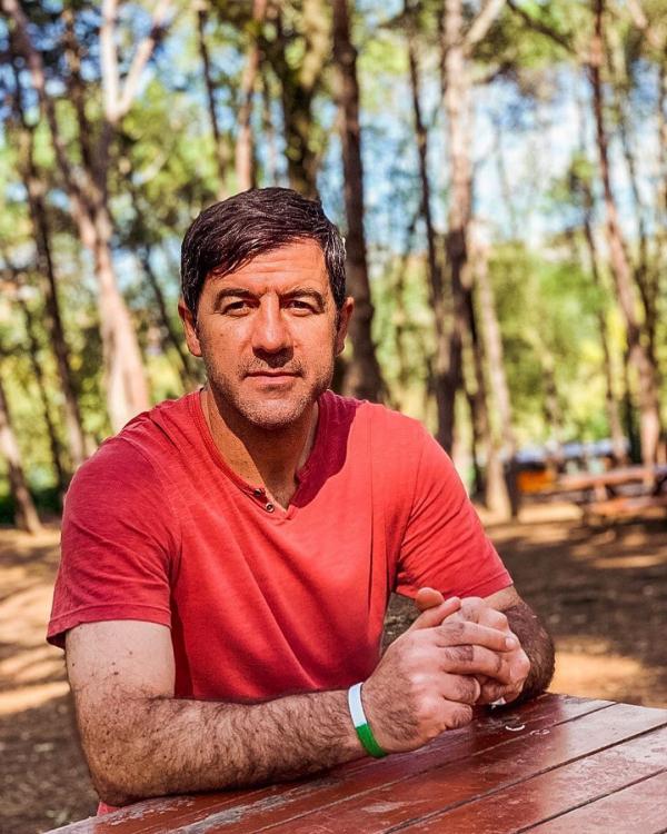 والپیپر کریم باقری برای اندروید والپیپر کریم باقری برای اندروید