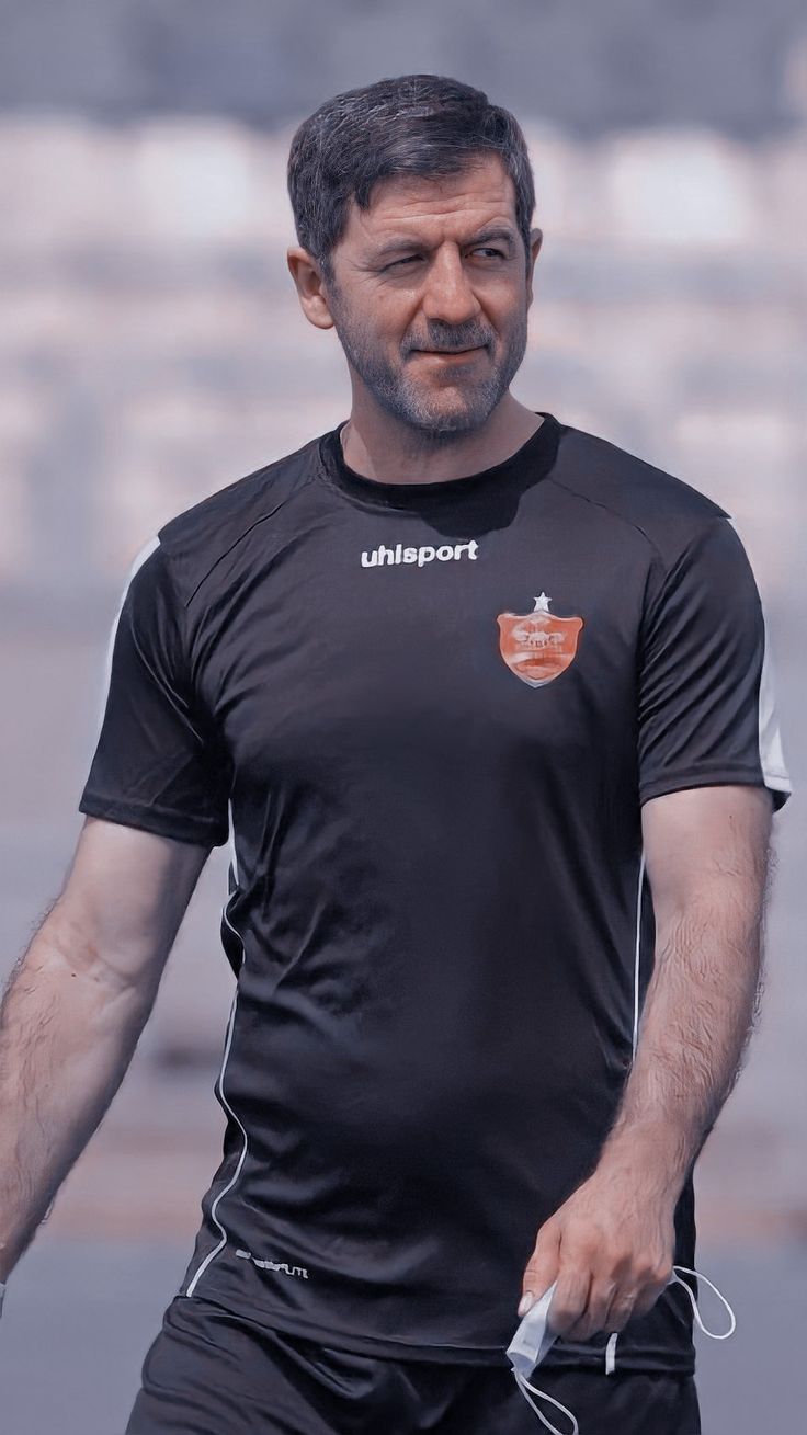 والپیپر کریم باقری برای گوشی والپیپر کریم باقری برای گوشی