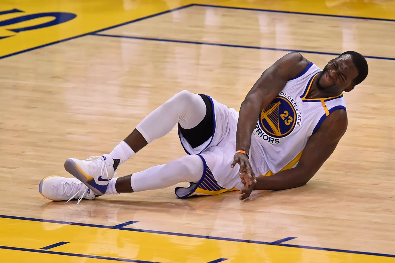 لبرون جیمز مصدومیت لبرون جیمز مصدومیت