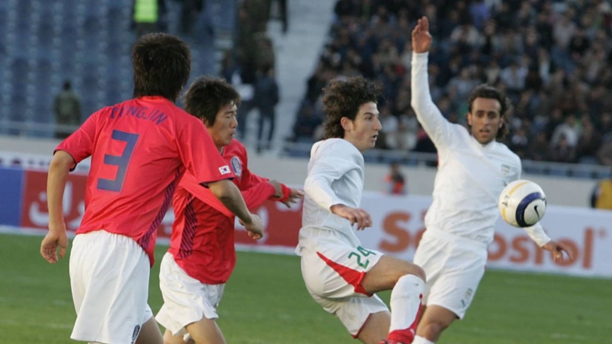 علی کریمی جام ملتهای آسیا 2004 علی کریمی جام ملتهای آسیا 2004