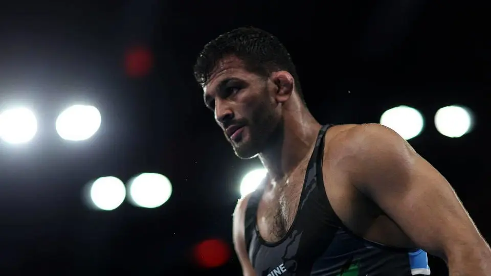 عمل حسن یزدانی در فرانسه عمل حسن یزدانی در فرانسه