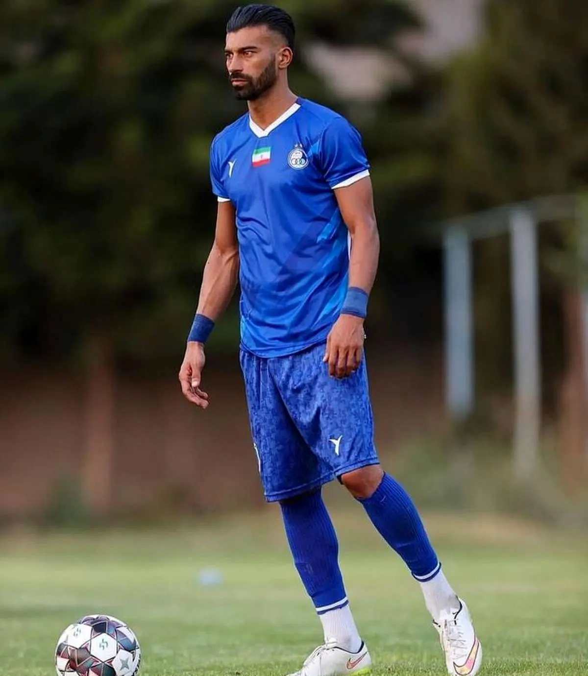 والپیپر رامین رضاییان برای موبایل والپیپر رامین رضاییان برای موبایل