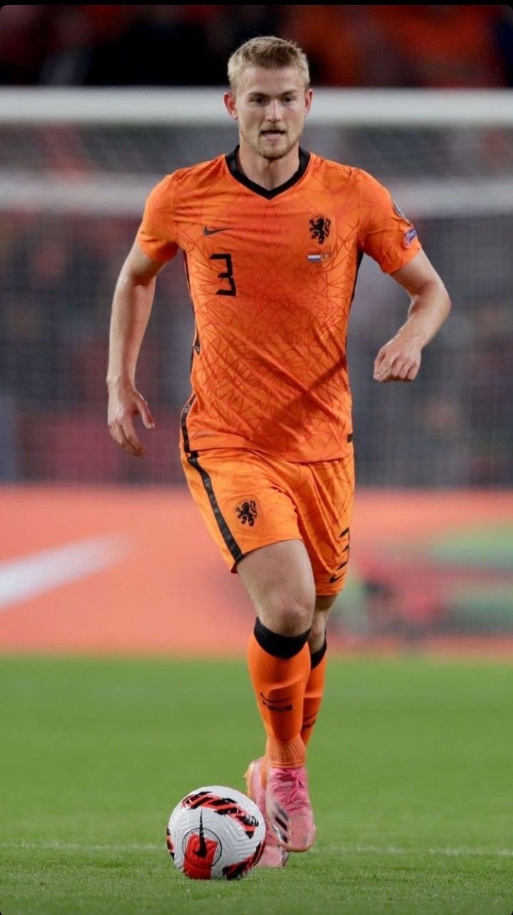 مدافع دي ليخت