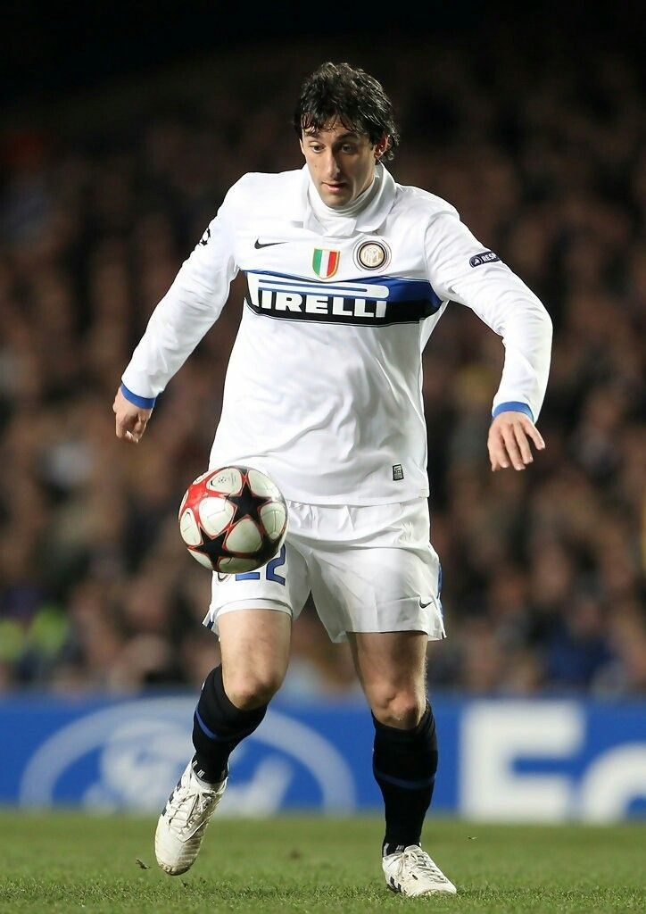 wallpaper for laptop Diego Milito