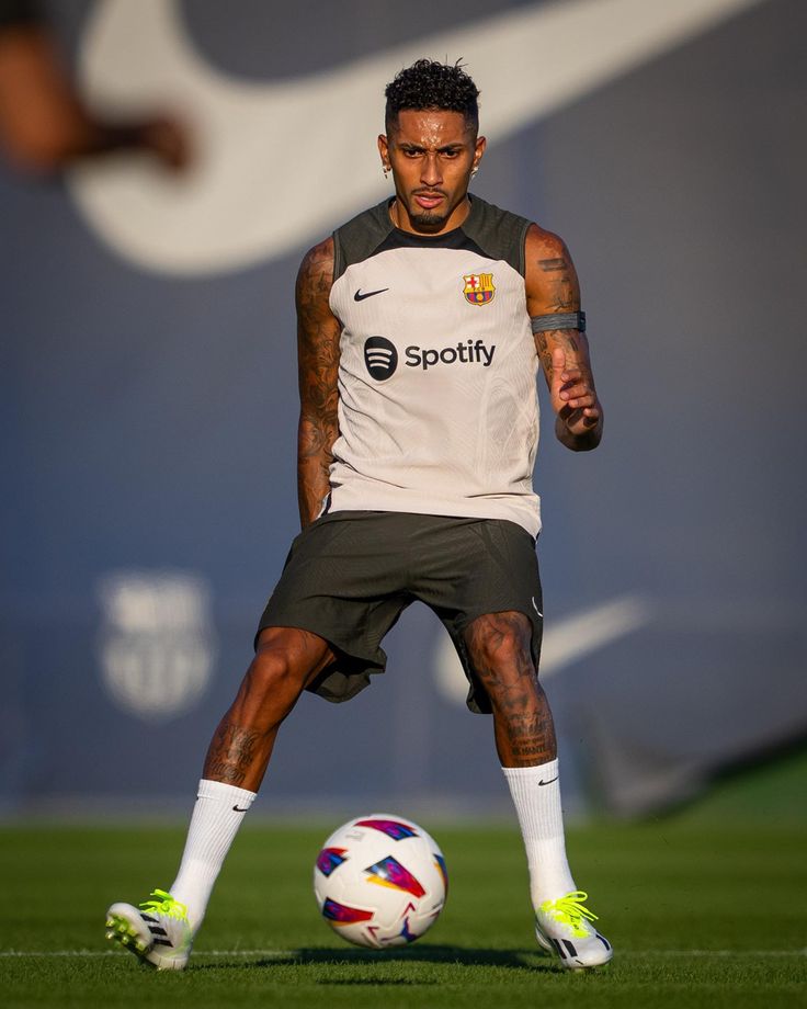 Raphinha wallpaper for phone