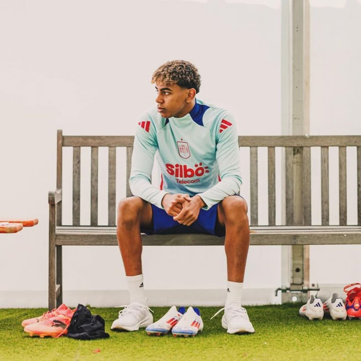 عکس لامین یامال فوتبالیست