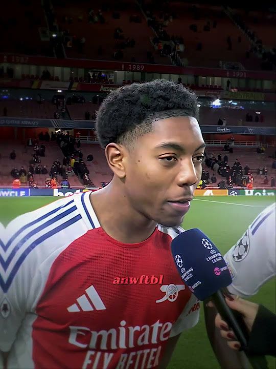 عکس مایلز لویس اسکلی