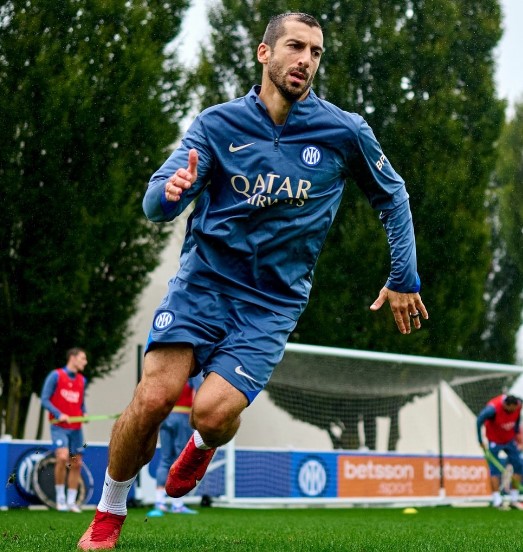 عکس هنریک مخیتاریان فوتبالیست