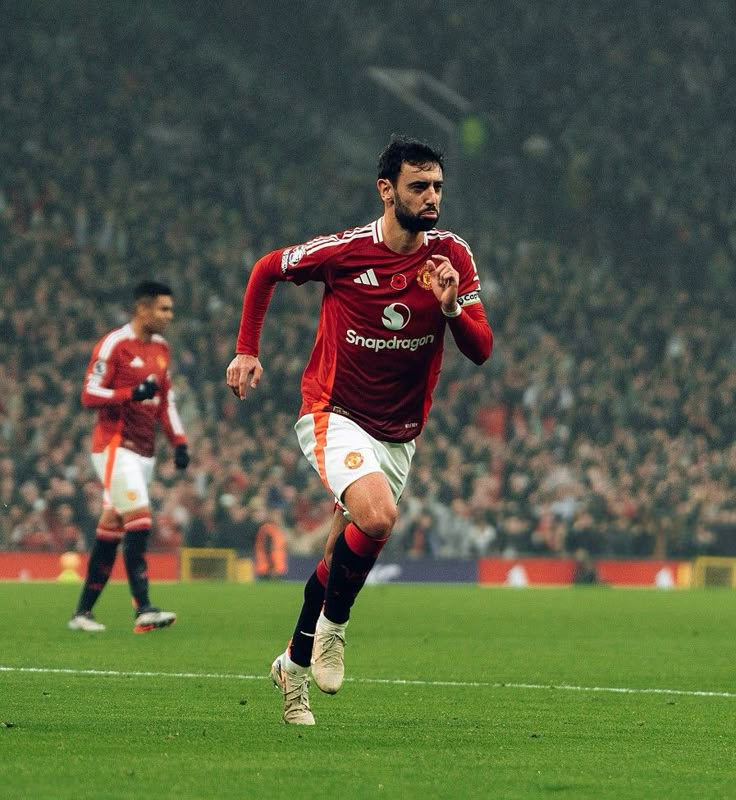 والپیپر برونو فرناندز فوتبالی 2025