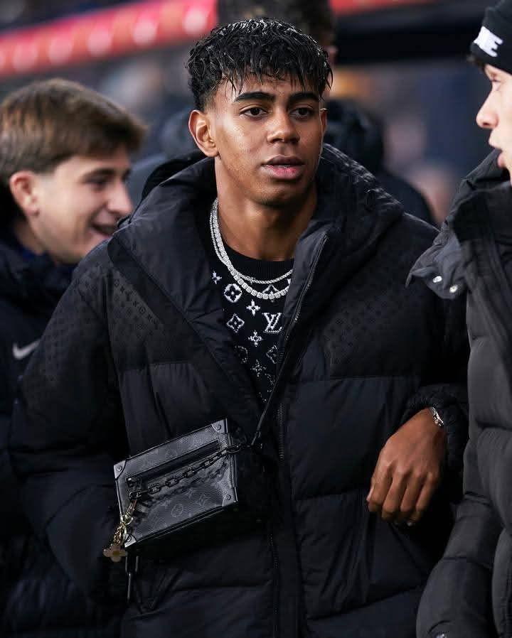 لامین یامال والپیپر