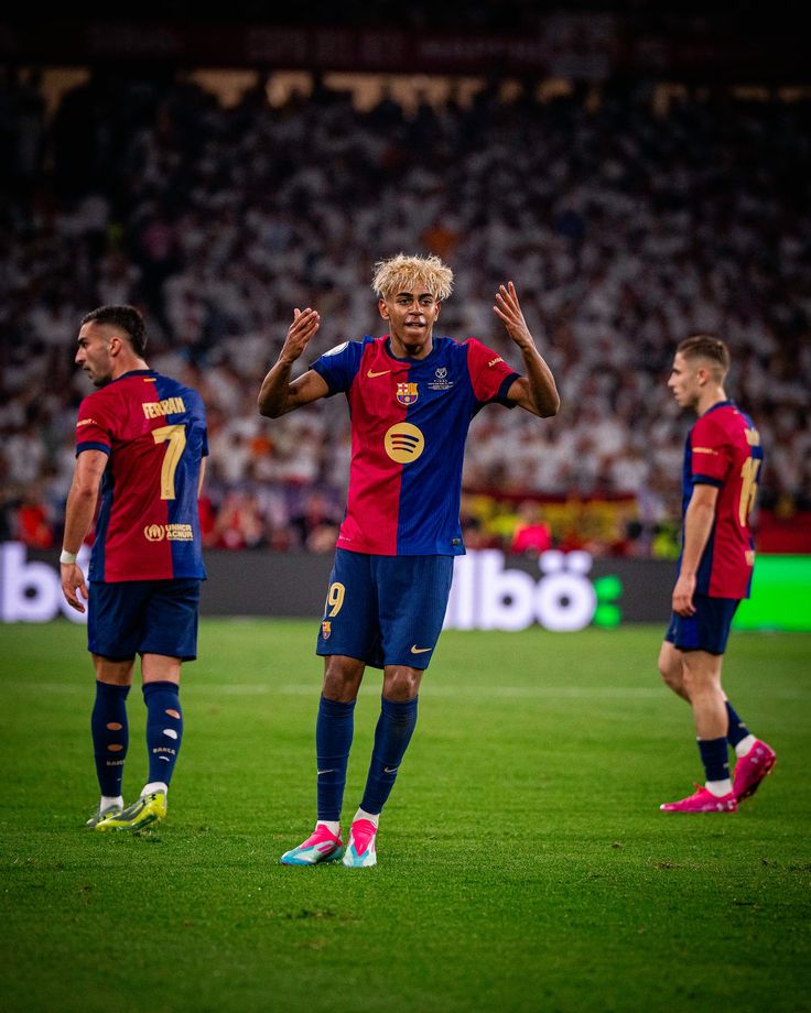 Lamine Yamal wallpaper for laptop