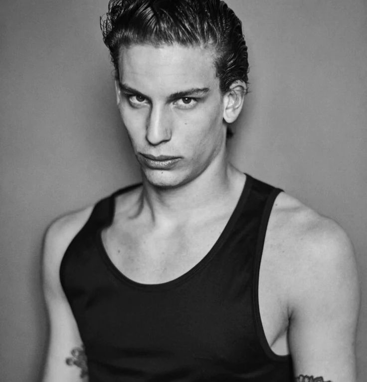 عکس پروفایل مارکو کارنسکی