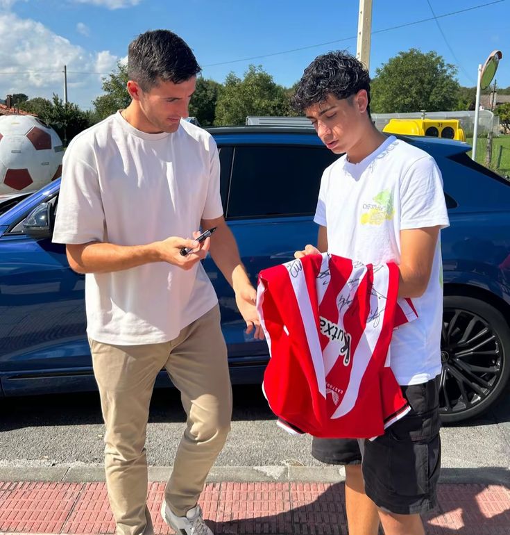 دانیل ویویان چه کسی هست