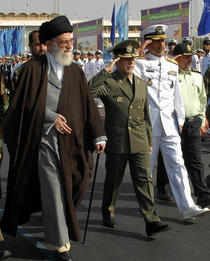 دست راست سید علی خامنهای