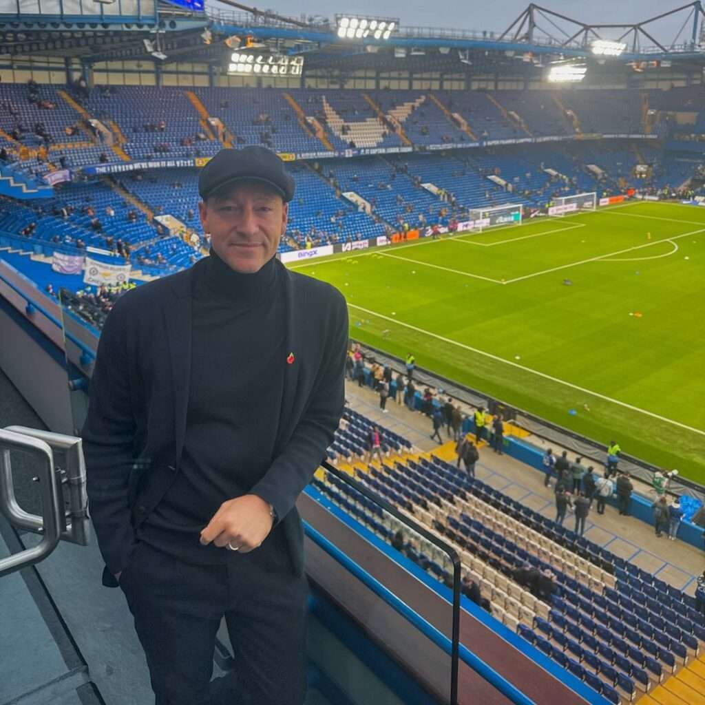 جان تری عکس پروفایل