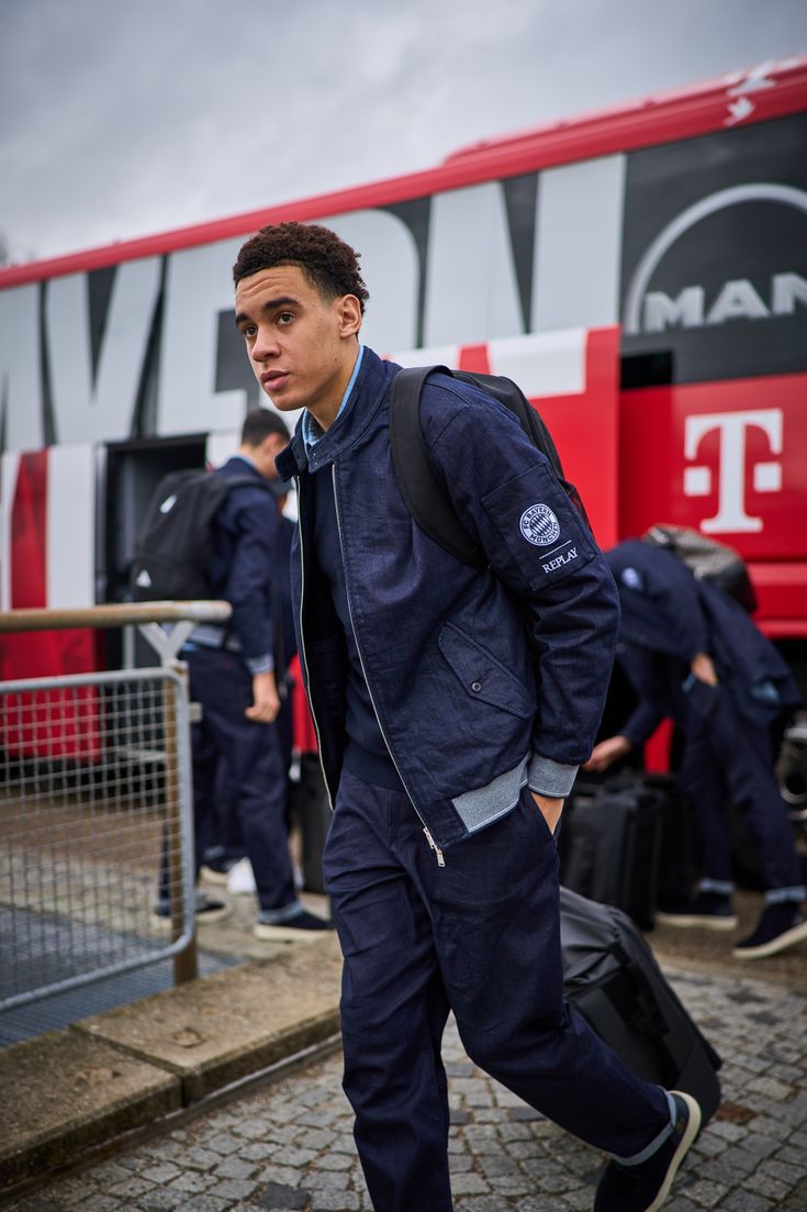 والپیپر جمال موسیالا برای کامپیوتر