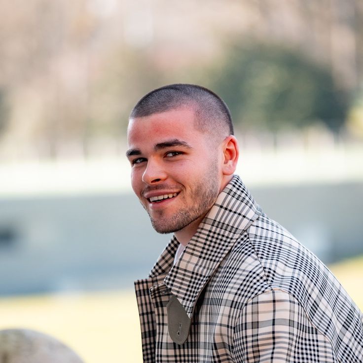 عکس لوکاس شوالیه